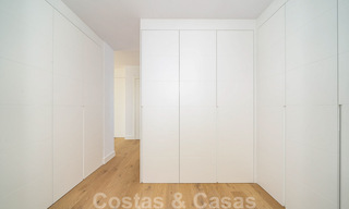 Instapklare, moderne villa in een gated community met schitterend uitzicht te koop in Oost-Marbella 36030 