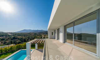 Instapklare, moderne villa in een gated community met schitterend uitzicht te koop in Oost-Marbella 36034 