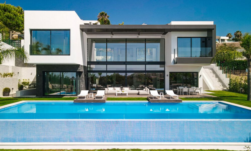 Instapklare, gloednieuwe moderne designer villa met prachtig uitzicht te koop te Marbella - Benahavis 36057