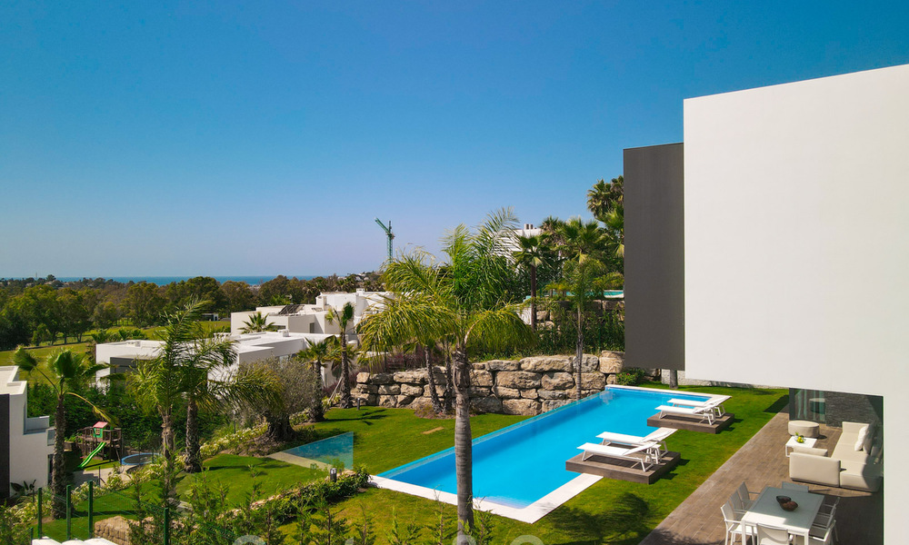 Instapklare, gloednieuwe moderne designer villa met prachtig uitzicht te koop te Marbella - Benahavis 36059