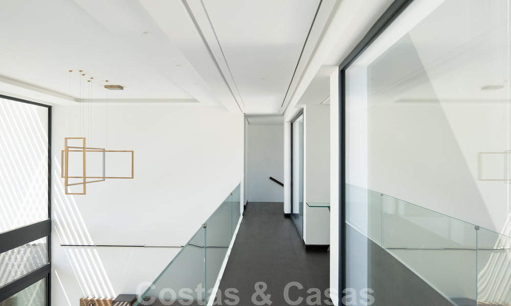 Instapklare, gloednieuwe moderne designer villa met prachtig uitzicht te koop te Marbella - Benahavis 36061
