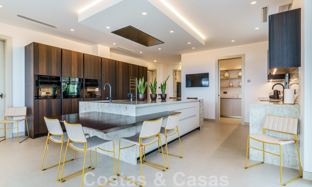 Nieuwbouw luxevilla te koop met zeezicht in het exclusieve La Zagaleta Golfresort, Benahavis - Marbella. Instapklaar. 40128