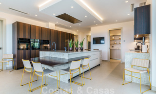 Nieuwbouw luxevilla te koop met zeezicht in het exclusieve La Zagaleta Golfresort, Benahavis - Marbella. Instapklaar. 40128 