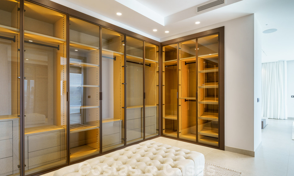 Nieuwbouw luxevilla te koop met zeezicht in het exclusieve La Zagaleta Golfresort, Benahavis - Marbella. Instapklaar. 40139