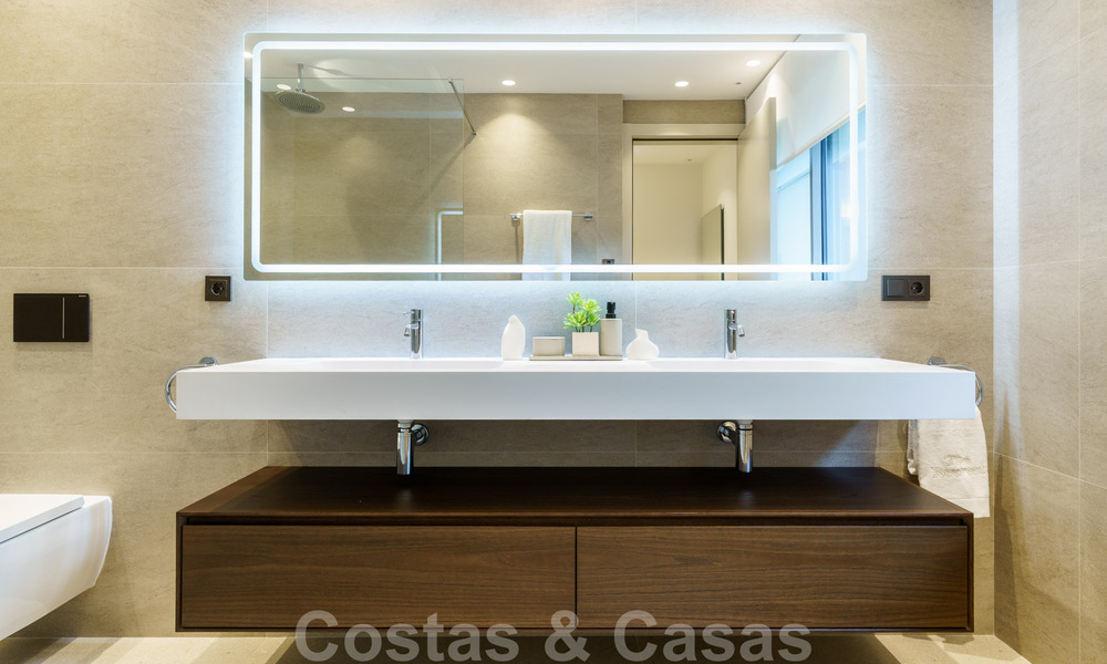 Nieuwbouw luxevilla te koop met zeezicht in het exclusieve La Zagaleta Golfresort, Benahavis - Marbella. Instapklaar. 40173