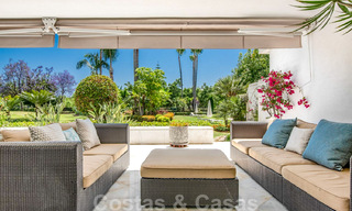 Gerenoveerd 3-slaapkamer luxe appartement te koop, eerstelijnsgolf Las Brisas in Nueva Andalucia, Marbella 36086 