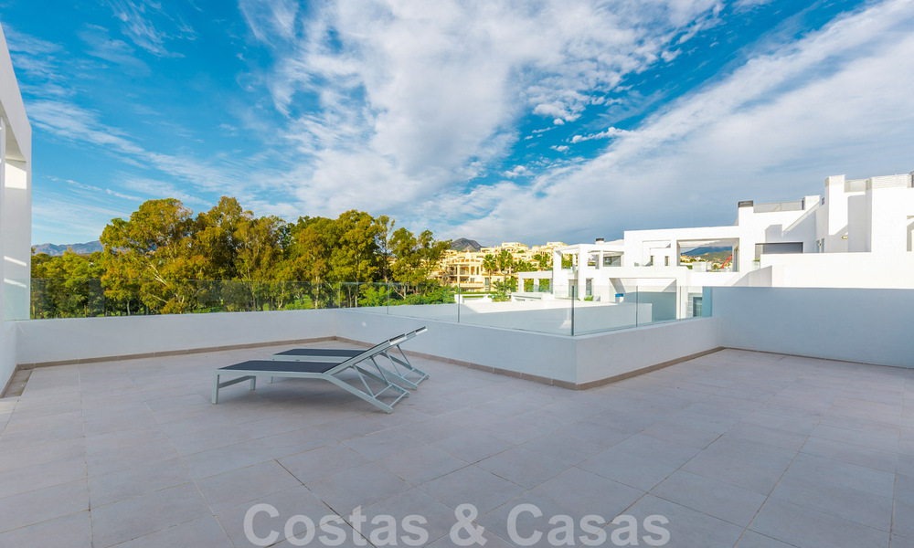 Modern luxe penthouse te koop in een eerstelijns golf design complex in Benahavis - Marbella 36124