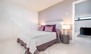 Instapklare, eigentijdse villa te koop op een steenworp van het strand en beachclubs en op loopafstand van de promenade en het centrum van San Pedro, Marbella 36335 