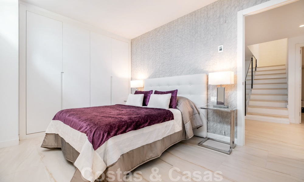 Instapklare, eigentijdse villa te koop op een steenworp van het strand en beachclubs en op loopafstand van de promenade en het centrum van San Pedro, Marbella 36336