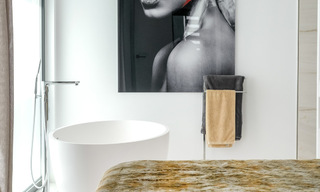 Instapklare, eigentijdse villa te koop op een steenworp van het strand en beachclubs en op loopafstand van de promenade en het centrum van San Pedro, Marbella 36348 