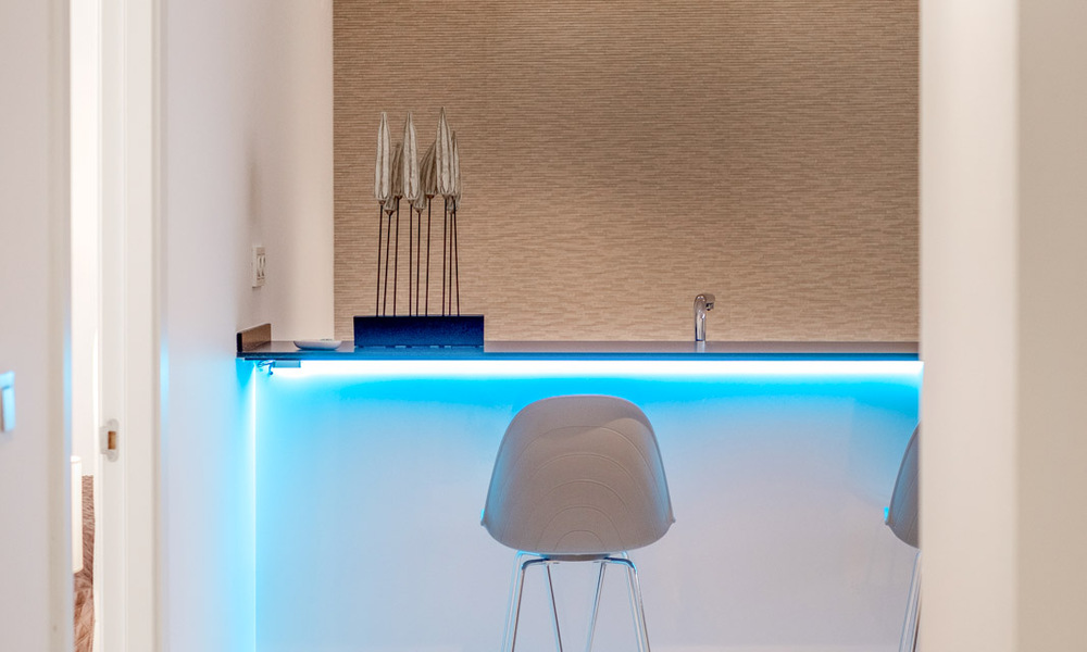 Instapklare, eigentijdse villa te koop op een steenworp van het strand en beachclubs en op loopafstand van de promenade en het centrum van San Pedro, Marbella 36349