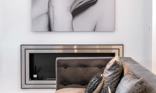 Instapklare, eigentijdse villa te koop op een steenworp van het strand en beachclubs en op loopafstand van de promenade en het centrum van San Pedro, Marbella 36350 