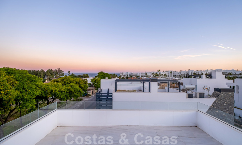 Instapklare, eigentijdse villa te koop op een steenworp van het strand en beachclubs en op loopafstand van de promenade en het centrum van San Pedro, Marbella 36363