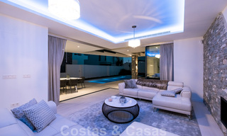 Instapklare, eigentijdse villa te koop op een steenworp van het strand en beachclubs en op loopafstand van de promenade en het centrum van San Pedro, Marbella 36367 