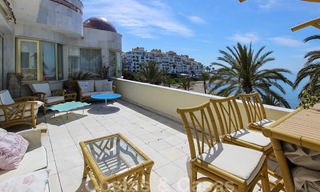 Appartement te koop met open zeezicht in het iconische eerstelijnsstrand complex Gray D’Albion in Puerto Banus, Marbella 36230 