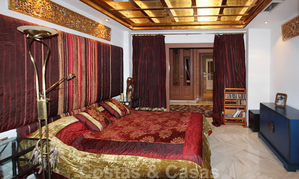 Appartement te koop met open zeezicht in het iconische eerstelijnsstrand complex Gray D’Albion in Puerto Banus, Marbella 36242