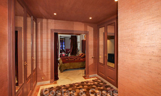 Appartement te koop met open zeezicht in het iconische eerstelijnsstrand complex Gray D’Albion in Puerto Banus, Marbella 36244 