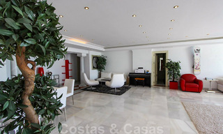 Appartement te koop met open zeezicht in het iconische eerstelijnsstrand complex Gray D’Albion in Puerto Banus, Marbella 36248 