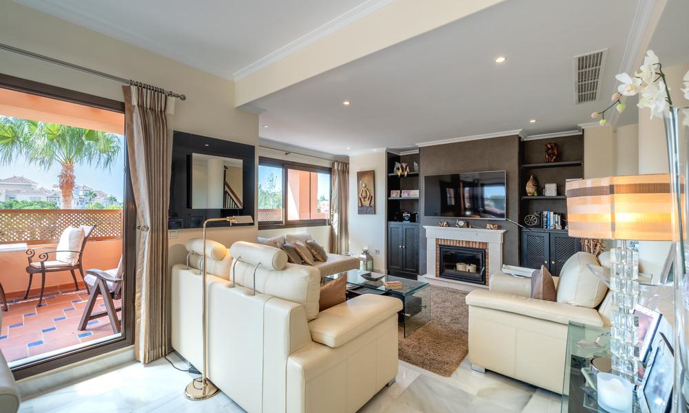 Penthouse met 5 slaapkamers te koop aan de strandzijde van de New Golden Mile, tussen Marbella en Estepona 36264