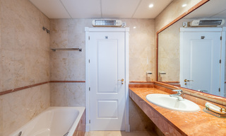 Penthouse met 5 slaapkamers te koop aan de strandzijde van de New Golden Mile, tussen Marbella en Estepona 36269 