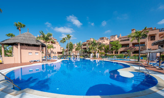 Penthouse met 5 slaapkamers te koop aan de strandzijde van de New Golden Mile, tussen Marbella en Estepona 36274 