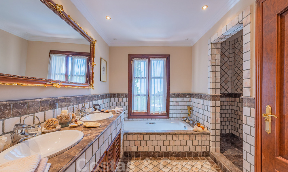 Stijlvolle rustieke luxevilla te koop met schitterend zeezicht in het exclusieve La Zagaleta Golfresort, Benahavis - Marbella 36289