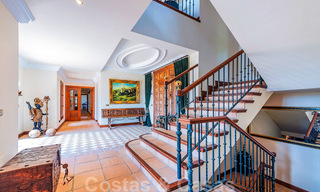 Stijlvolle rustieke luxevilla te koop met schitterend zeezicht in het exclusieve La Zagaleta Golfresort, Benahavis - Marbella 36290 