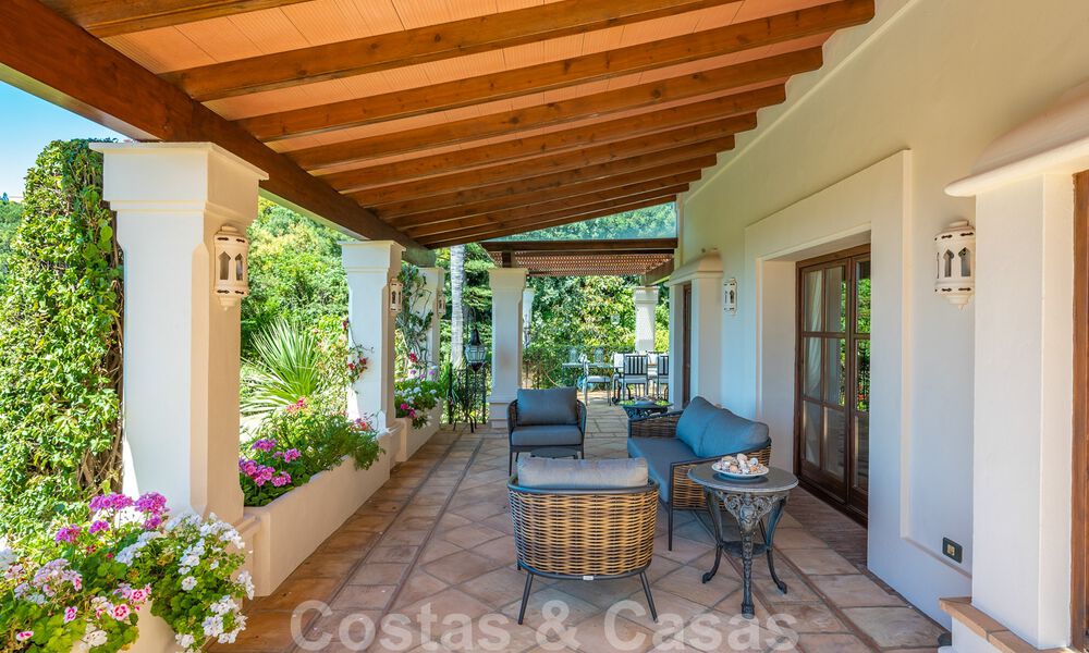 Stijlvolle rustieke luxevilla te koop met schitterend zeezicht in het exclusieve La Zagaleta Golfresort, Benahavis - Marbella 36302
