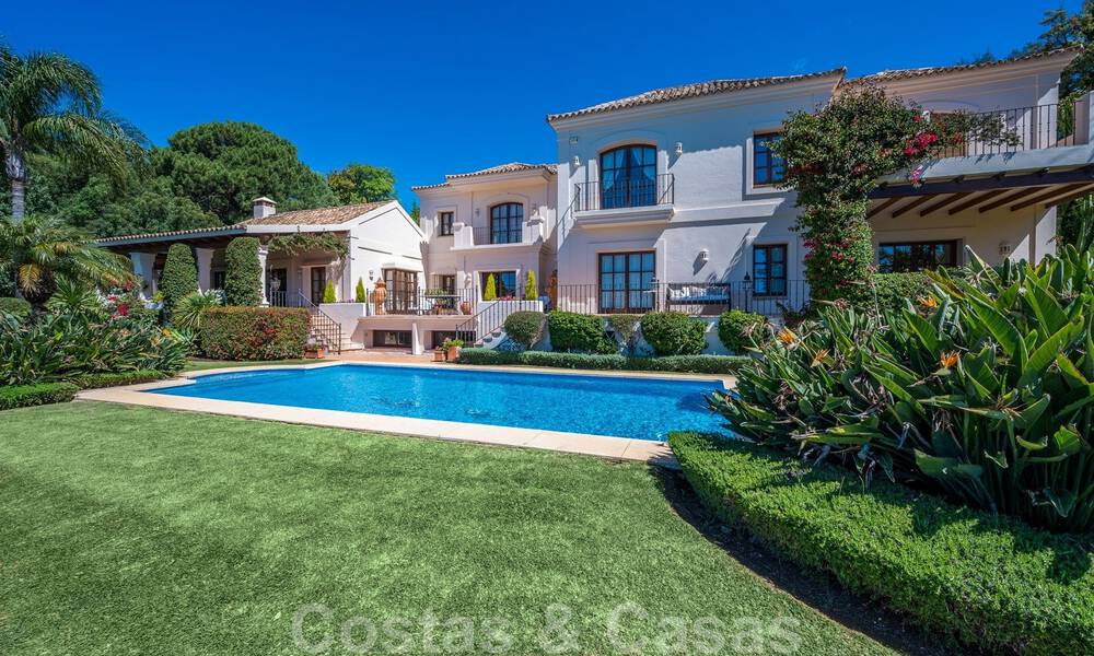 Stijlvolle rustieke luxevilla te koop met schitterend zeezicht in het exclusieve La Zagaleta Golfresort, Benahavis - Marbella 36304