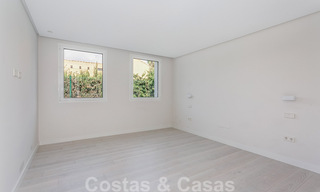 Moderne beachside villa te koop in Marbella-oost met zeezicht op een steenworp van goede en gezellige stranden 36479 