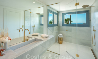 Zeer ruime luxevilla te koop in een Mediterrane stijl met een eigentijds design interieur in de Golf Vallei van Nueva Andalucia, Marbella 36515 