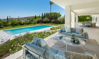 Zeer ruime luxevilla te koop in een Mediterrane stijl met een eigentijds design interieur in de Golf Vallei van Nueva Andalucia, Marbella 36526 
