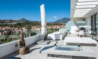Instapklaar, ruim modern design penthouse te koop in luxueus complex in Marbella - Estepona 36989 