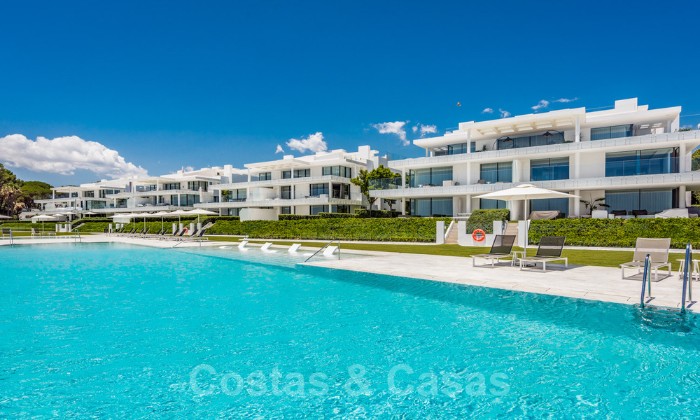 Emare te koop: exclusieve, instapklare, moderne eerstelijnsstrand appartementen te koop, New Golden Mile, Marbella - Estepona 36874