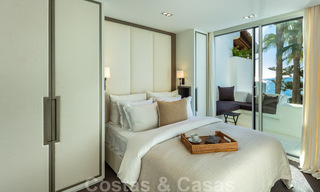 Eerstelijnsstrand super-de-luxe penthouse met schitterend open zeezicht te koop in Puente Romano in Marbella 37319 