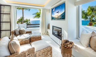 Eerstelijnsstrand super-de-luxe penthouse met schitterend open zeezicht te koop in Puente Romano in Marbella 37326 