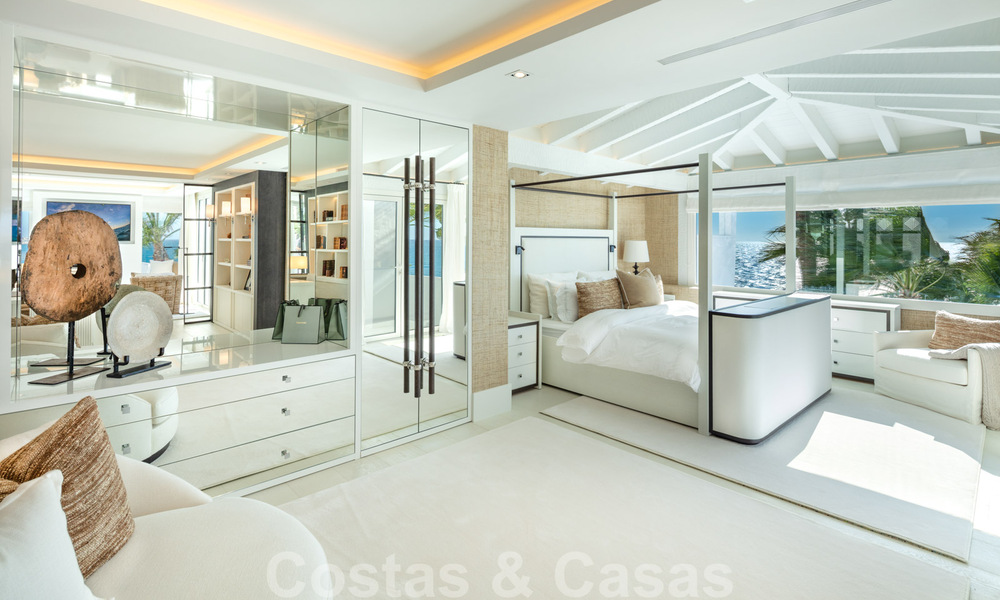 Eerstelijnsstrand super-de-luxe penthouse met schitterend open zeezicht te koop in Puente Romano in Marbella 37331