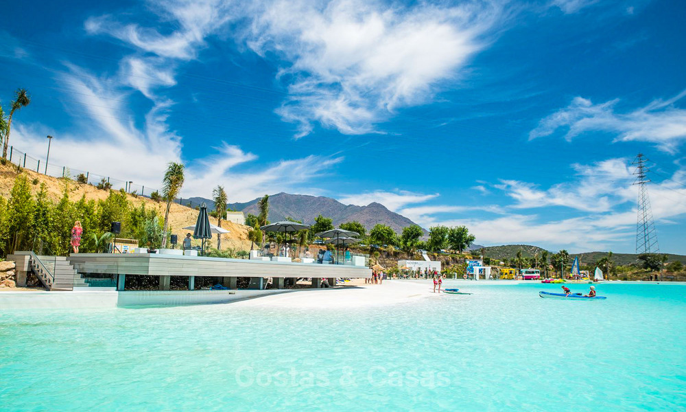 Moderne luxe appartementen te koop in een exclusief complex met privé lagune aan de Costa del Sol 37094