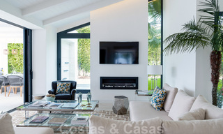 Stijlvol gerenoveerde villa te koop in een moderne Mediterrane stijl aan de Golden Mile in Marbella 37367 
