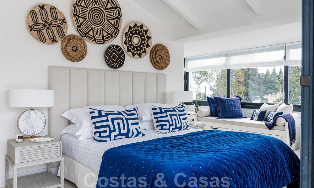 Stijlvol gerenoveerde villa te koop in een moderne Mediterrane stijl aan de Golden Mile in Marbella 37378