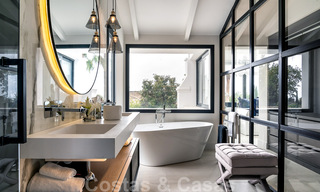 Stijlvol gerenoveerde villa te koop in een moderne Mediterrane stijl aan de Golden Mile in Marbella 37379 