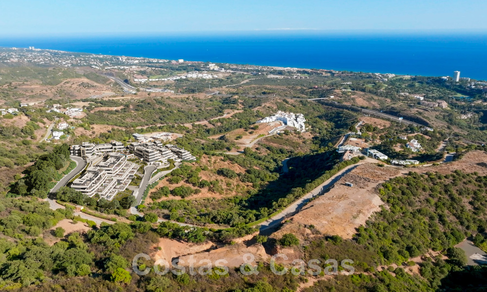 Nieuw hedendaags designproject met luxe appartementen te koop met prachtig zeezicht in Oost Marbella 47655