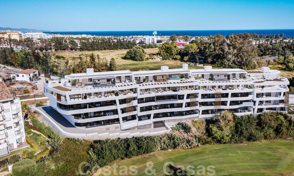 Frontline Golf, moderne luxe appartementen te koop, op loopafstand van voorzieningen in Guadalmina en San Pedro in Marbella 37408