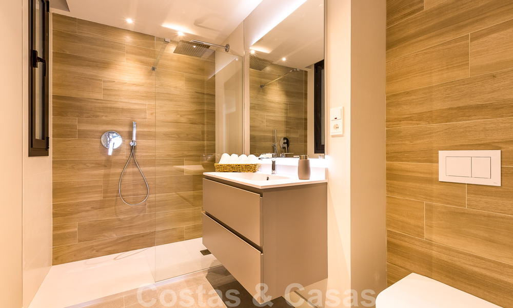 Nieuw project met luxe appartementen te koop met panoramisch uitzicht op zee en een golfbaan in Estepona 37432