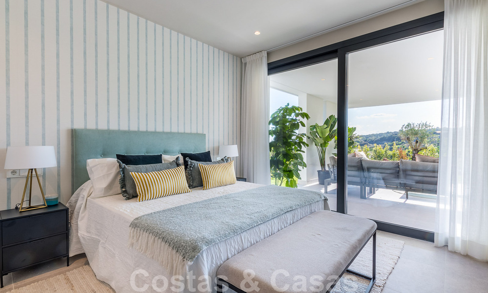 Nieuw project met luxe appartementen te koop met panoramisch uitzicht op zee en een golfbaan in Estepona 37435