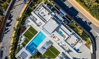 Instapklare, nieuwe moderne designvilla te koop in zeer gewilde strandwijk net ten oosten van Marbella centrum 37567 
