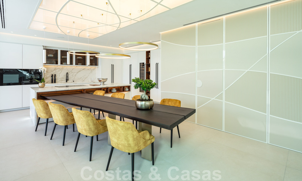 Instapklare, nieuwe moderne designvilla te koop in zeer gewilde strandwijk net ten oosten van Marbella centrum 37577
