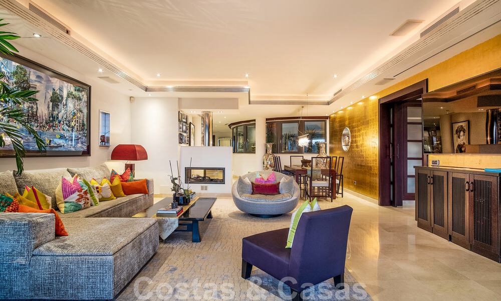 Eerstelijns strand luxeappartement te koop met zeezicht in Puerto Banus, Marbella 37712