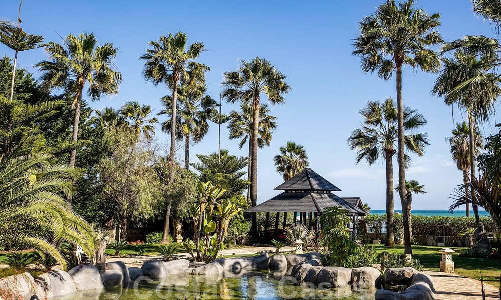 Eerstelijns strand luxeappartement te koop met zeezicht in Puerto Banus, Marbella 37724