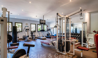 Eerstelijns strand luxeappartement te koop met zeezicht in Puerto Banus, Marbella 37731 